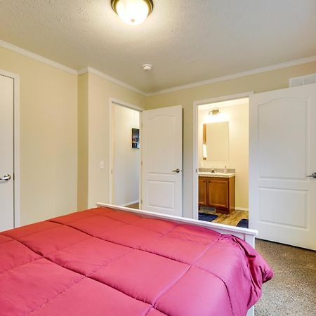 Family Home In Rapid City About 4 Mi To Torch Lake! Екстер'єр фото