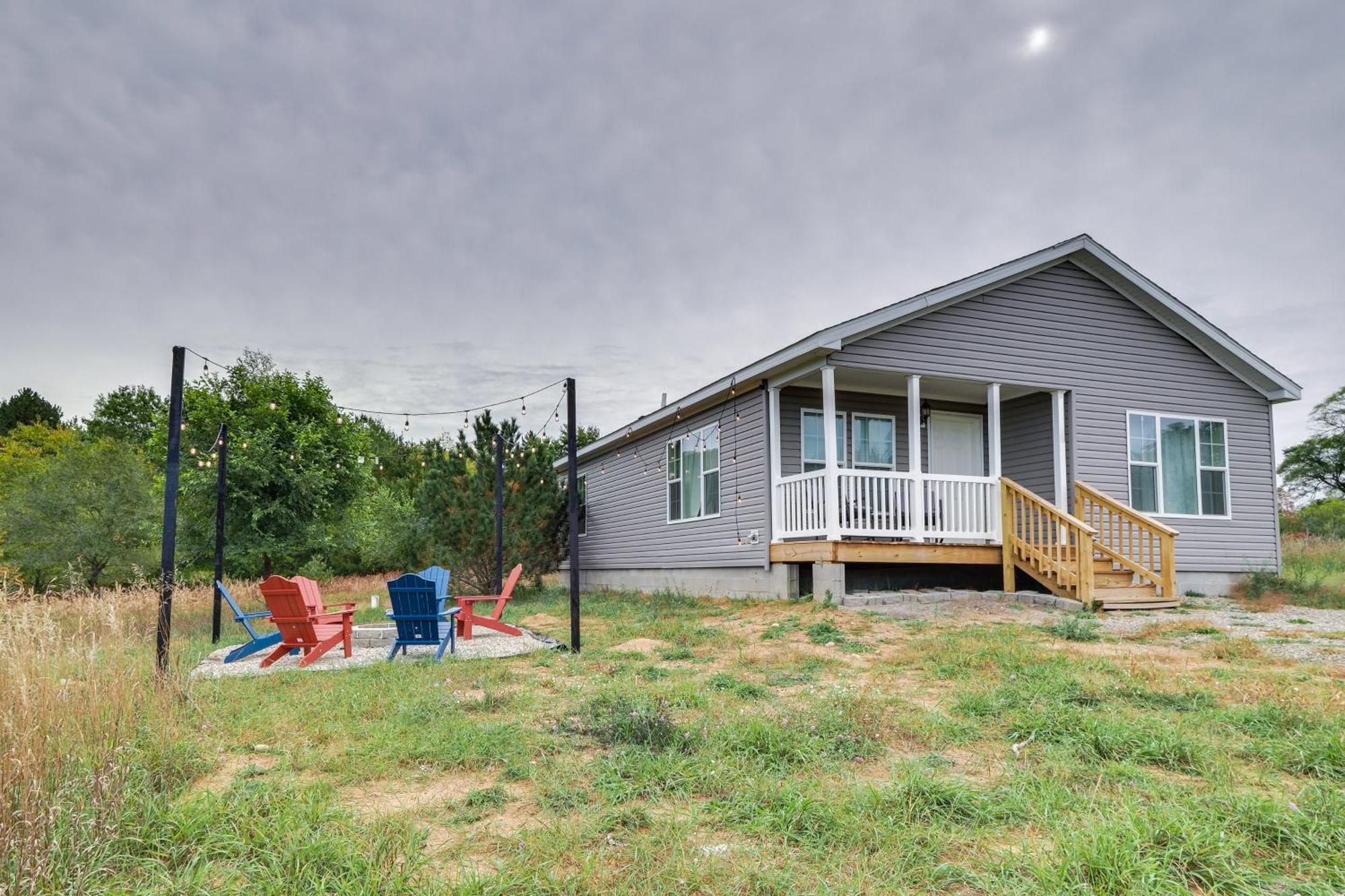 Family Home In Rapid City About 4 Mi To Torch Lake! Екстер'єр фото